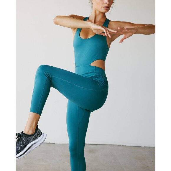 🎉LAST CHANCE🎉 FP MOVEMENT Back It Up Onesie / Pacific - Picture 3 of 10